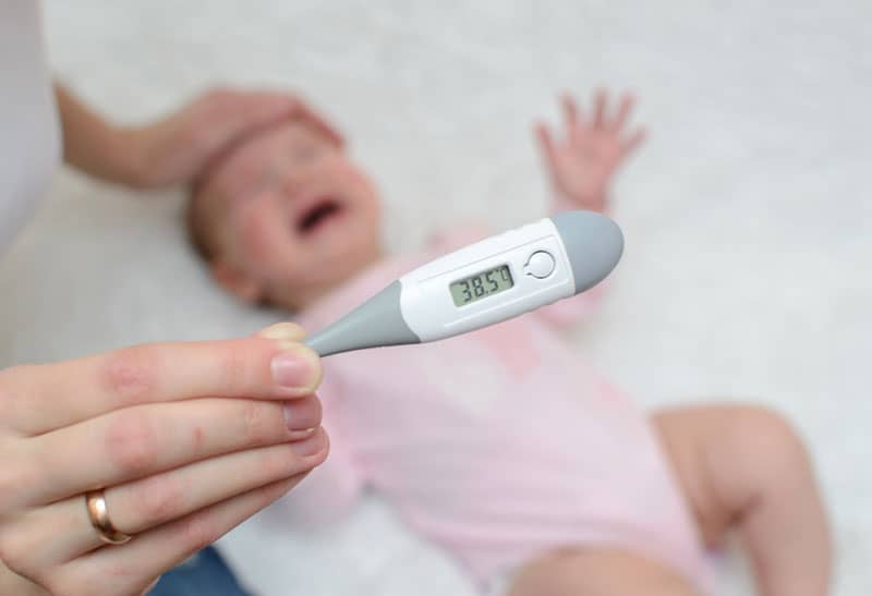 نحوه اندازه گیری تب و دمای بدن کودک